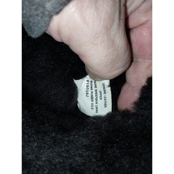 UGG Bailey Button 5803 Women's Boots Size 7 Brown Suede - Picture 8 of 9